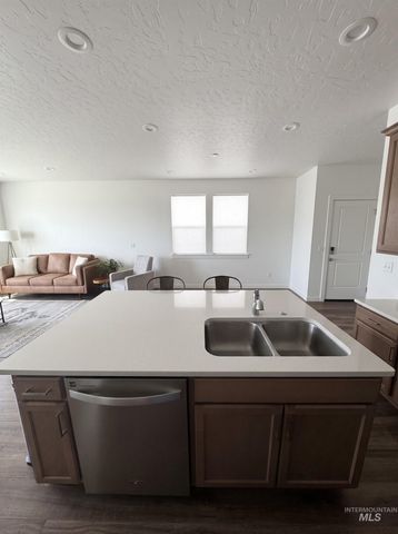 14661 Wing Spread Dr, Caldwell, ID 83607