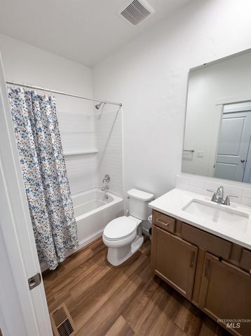 14661 Wing Spread Dr, Caldwell, ID 83607