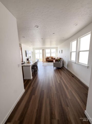 14661 Wing Spread Dr, Caldwell, ID 83607
