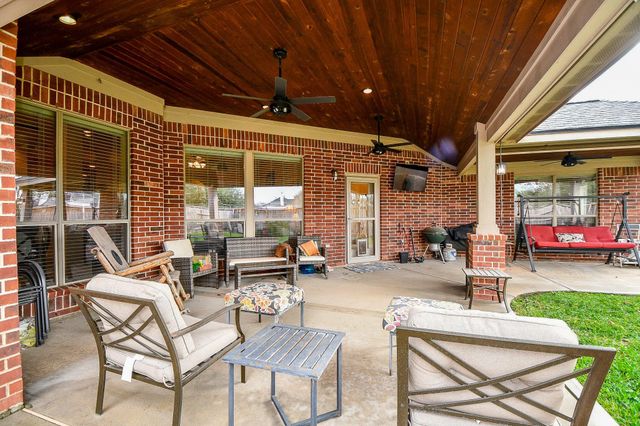 2303 Trinity Manor Ln, Richmond, TX 77469