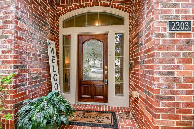 2303 Trinity Manor Ln, Richmond, TX 77469