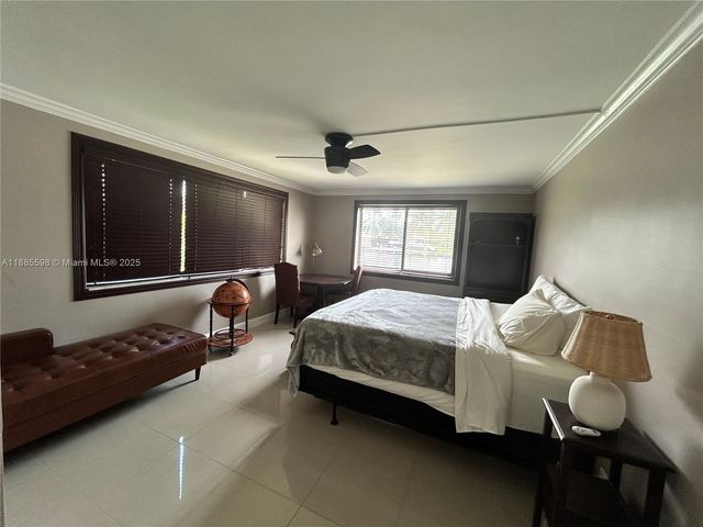 301 Golden Isles Dr 101, Hallandale Beach, FL 33009