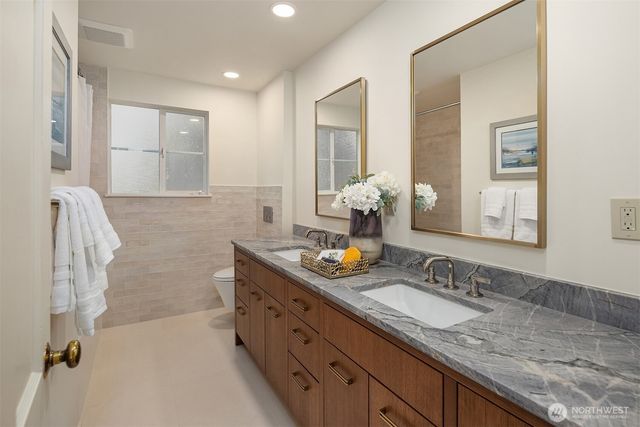 8910 SE 54th Street, Mercer Island, WA 98040