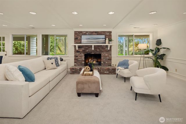 8910 SE 54th Street, Mercer Island, WA 98040