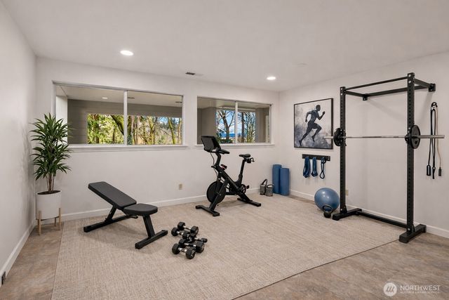 8910 SE 54th Street, Mercer Island, WA 98040