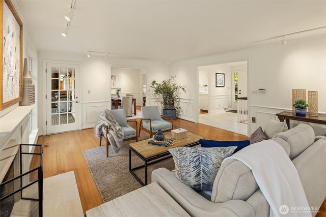 8910 SE 54th Street, Mercer Island, WA 98040