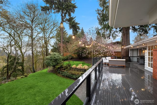 8910 SE 54th Street, Mercer Island, WA 98040