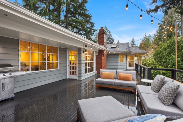 8910 SE 54th Street, Mercer Island, WA 98040