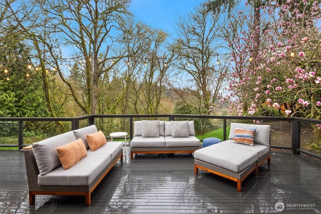 8910 SE 54th Street, Mercer Island, WA 98040