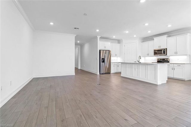 317 Spiaggio CT, Naples, FL 34114