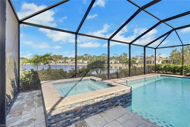 317 Spiaggio CT, Naples, FL 34114