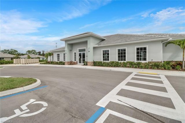 317 Spiaggio CT, Naples, FL 34114