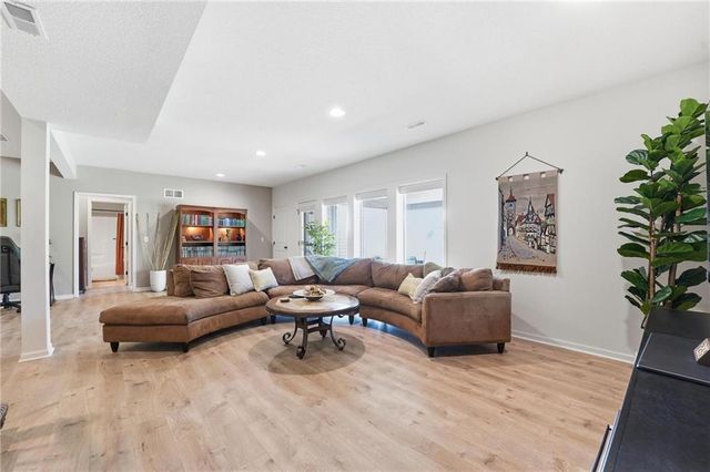 9308 N Bellview Avenue, Kansas City, MO 64155