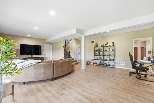 9308 N Bellview Avenue, Kansas City, MO 64155