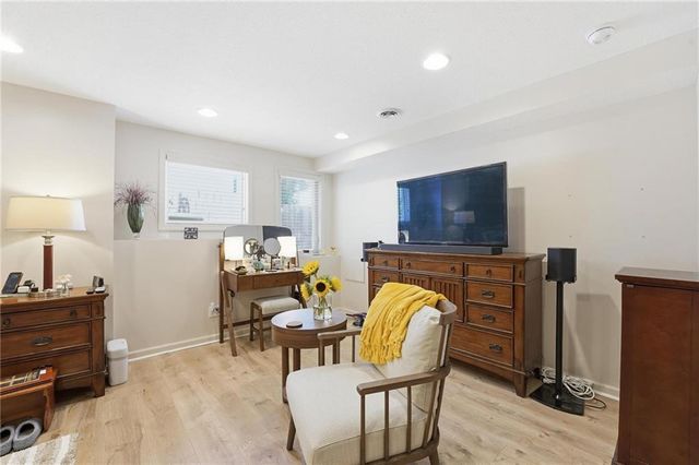 9308 N Bellview Avenue, Kansas City, MO 64155