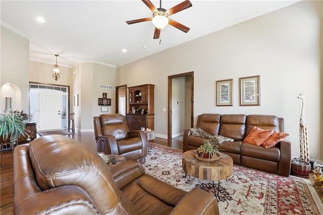 9308 N Bellview Avenue, Kansas City, MO 64155