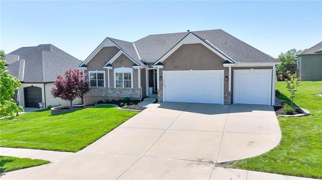 9308 N Bellview Avenue, Kansas City, MO 64155