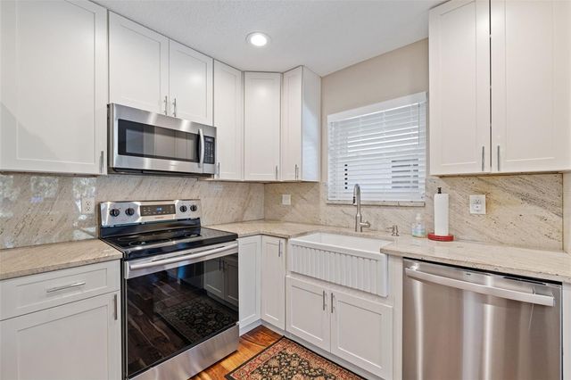 1683 WATERMARK CIRCLE NE, St Petersburg, FL 33702