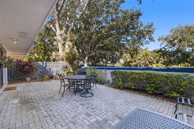 1683 WATERMARK CIRCLE NE, St Petersburg, FL 33702