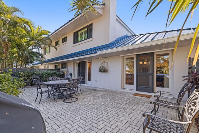 1683 WATERMARK CIRCLE NE, St Petersburg, FL 33702