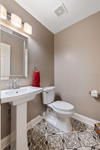 1683 WATERMARK CIRCLE NE, St Petersburg, FL 33702