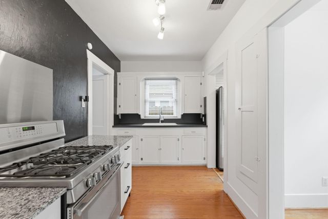 1015 E 14th Street, Houston, TX 77009