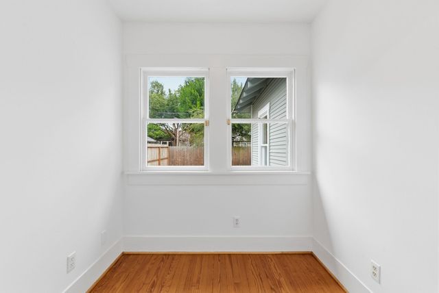 1015 E 14th Street, Houston, TX 77009