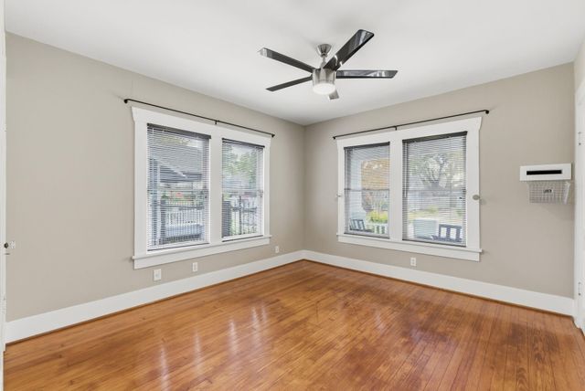 1015 E 14th Street, Houston, TX 77009