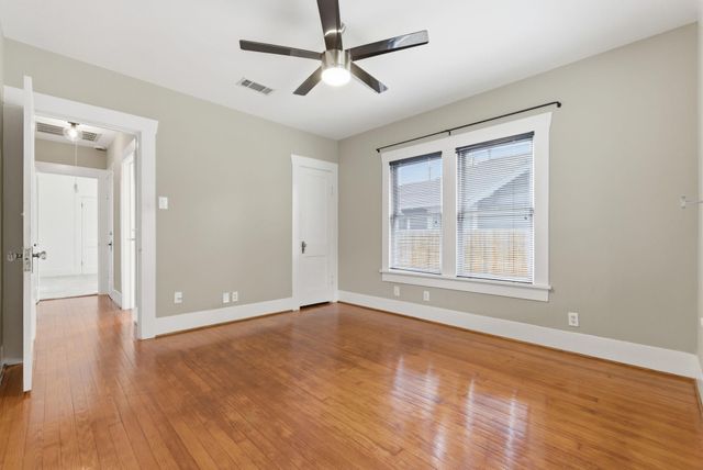 1015 E 14th Street, Houston, TX 77009