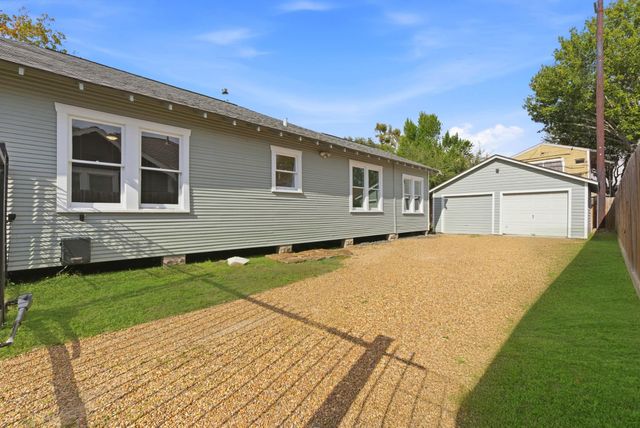 1015 E 14th Street, Houston, TX 77009