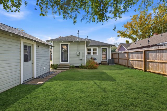 1015 E 14th Street, Houston, TX 77009