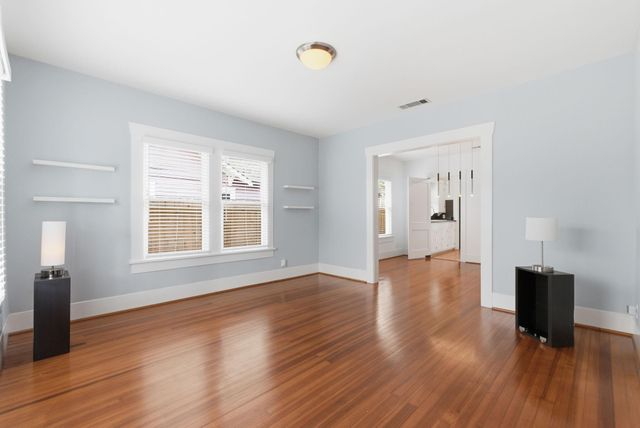 1015 E 14th Street, Houston, TX 77009