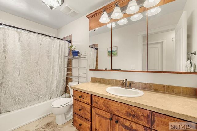 1279 Country Avenue, Blackfoot, ID 83221