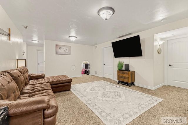 1279 Country Avenue, Blackfoot, ID 83221