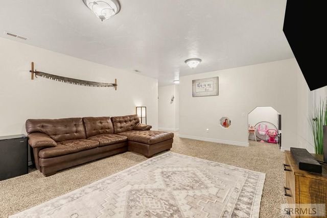 1279 Country Avenue, Blackfoot, ID 83221