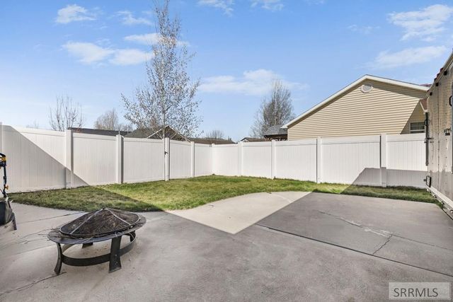 1279 Country Avenue, Blackfoot, ID 83221