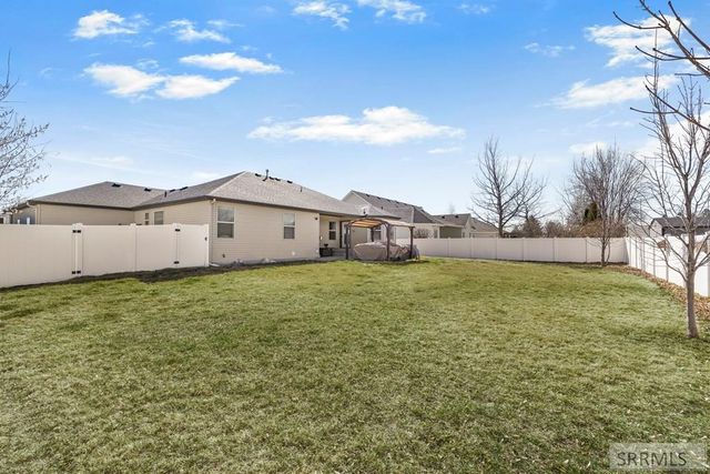 1279 Country Avenue, Blackfoot, ID 83221