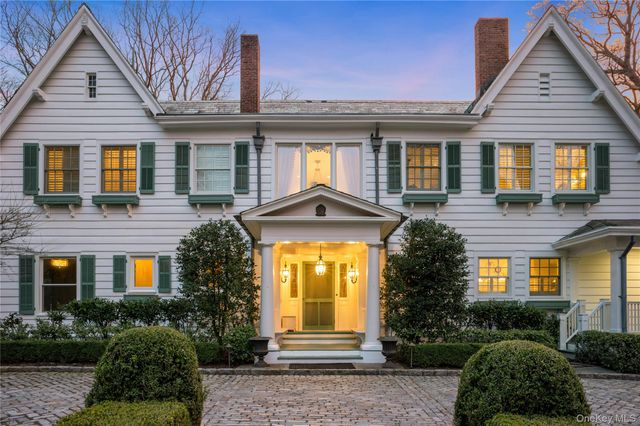 10 Hicks Lane, Port Washington, NY 11050