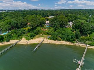 10 Hicks Lane, Port Washington, NY 11050