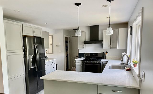 13 Ferry Road, Bow, NH 03304