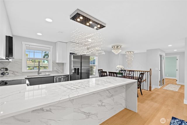 1112 Redmond Avenue NE, Renton, WA 98056