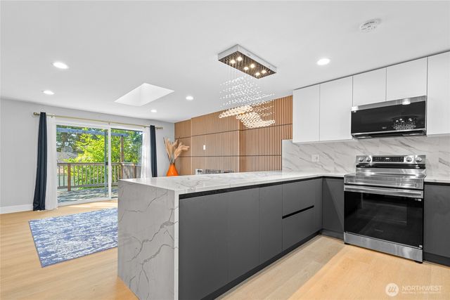 1112 Redmond Avenue NE, Renton, WA 98056