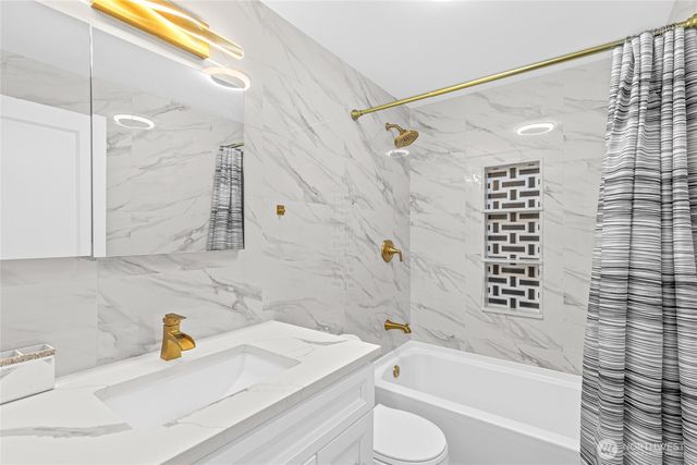 1112 Redmond Avenue NE, Renton, WA 98056