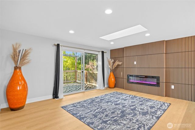 1112 Redmond Avenue NE, Renton, WA 98056