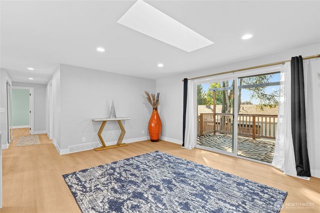 1112 Redmond Avenue NE, Renton, WA 98056