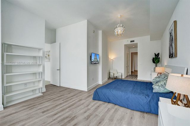 18101 Collins Ave PH206, Sunny Isles Beach, FL 33160