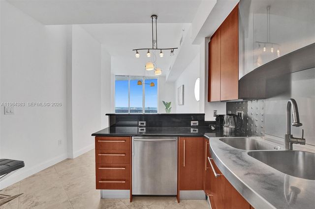 18101 Collins Ave PH206, Sunny Isles Beach, FL 33160