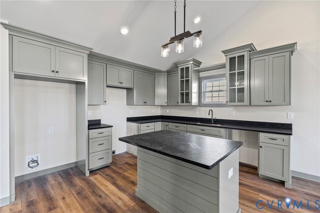 2570 Layne St, Farmville, VA 23901