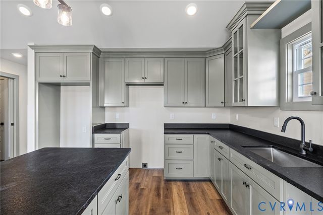 2570 Layne St, Farmville, VA 23901