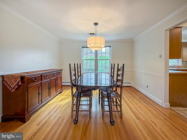 221 FOXCROFT RD, Broomall, PA 19008